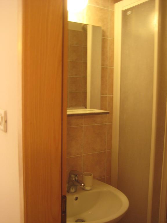 Gala Apartments Komiža Exterior foto